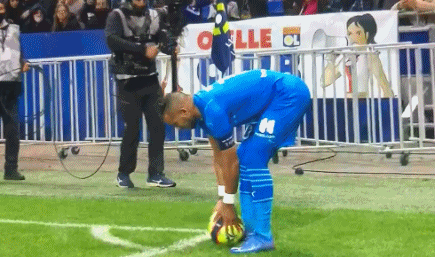 基德：只要安东尼·戴维斯穿上球衣出场，我们就有机会赢球