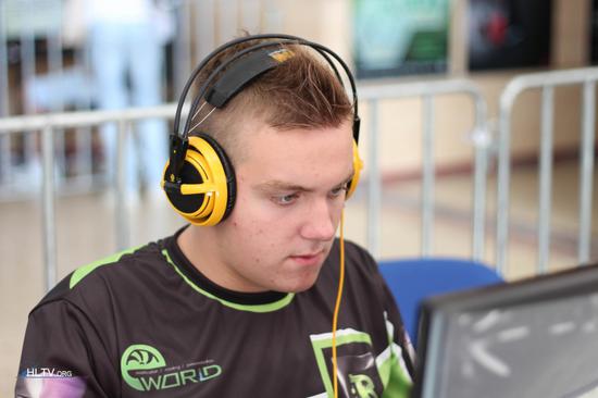 LNG赛后群访 教练：吸取了季后赛的教训，针对他们的绝活英雄