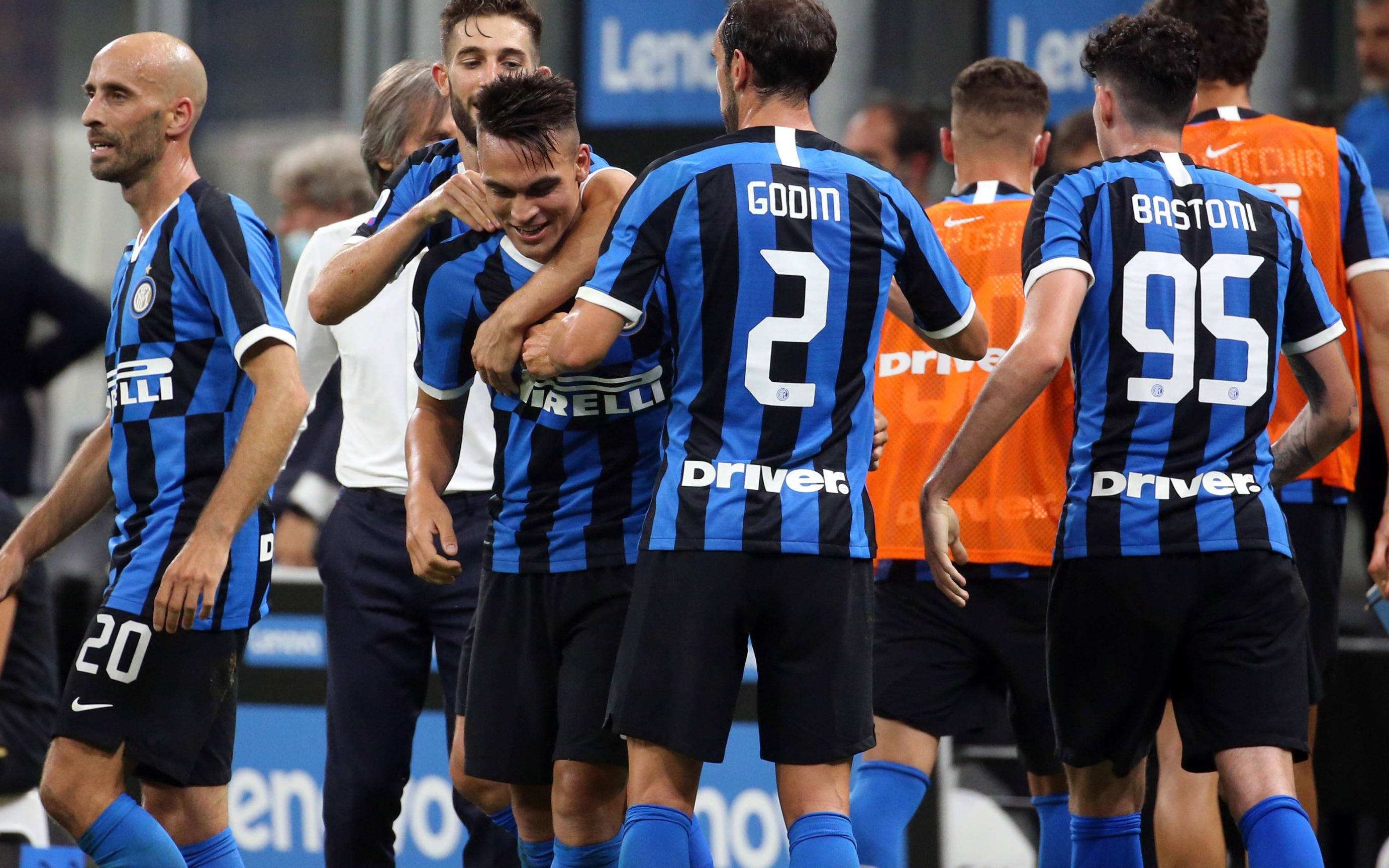 德天空：法兰克福对乌尊要价8000万欧，一些英超俱乐部有意（德天空：法兰克福为乌尊标价8000万欧，英超多队有意）