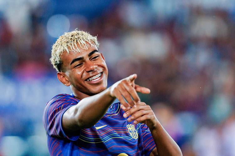 崩盘预警！皇马更衣室分裂，阿隆索帅位悬了，战曼城是最后救赎！