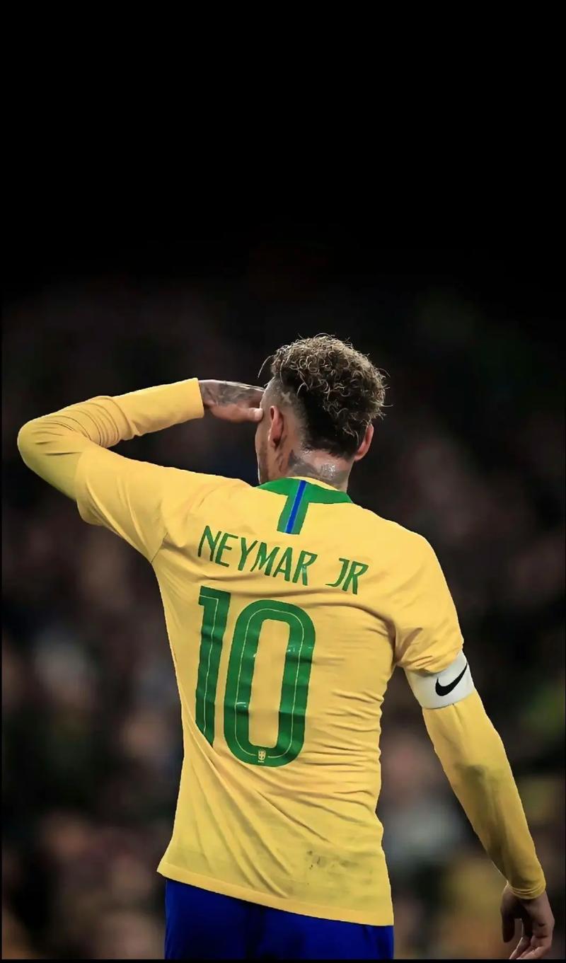 赫斯基：全世界都缺传统中锋，很难找到英格兰下一个“9号”