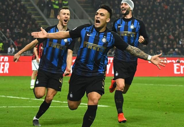 历史首次女裁判担任中超主裁，董方雨将执法西海岸vs亚泰