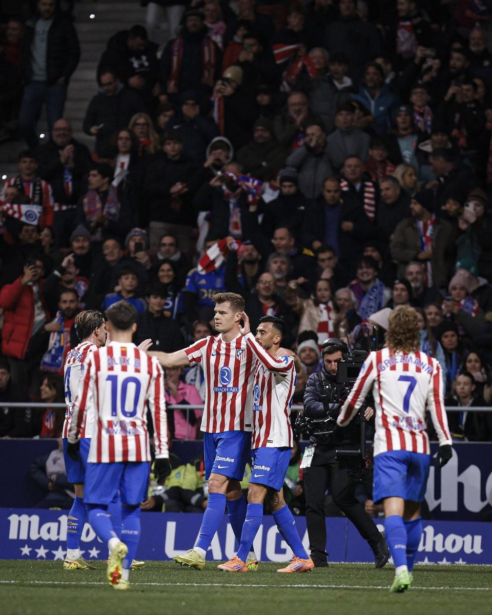 西甲战报：巴雷内切亚半场吊射建功，皇家社会3-1十人奥萨苏纳（西甲简报：巴雷内切亚半场挑射破门，皇家社会3-1力克十人奥萨苏纳）