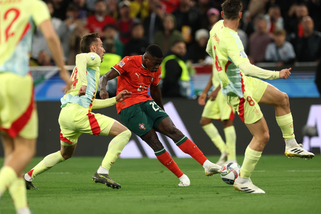 镜报：施洛特贝克不想与多特续约，利物浦目前正在关注