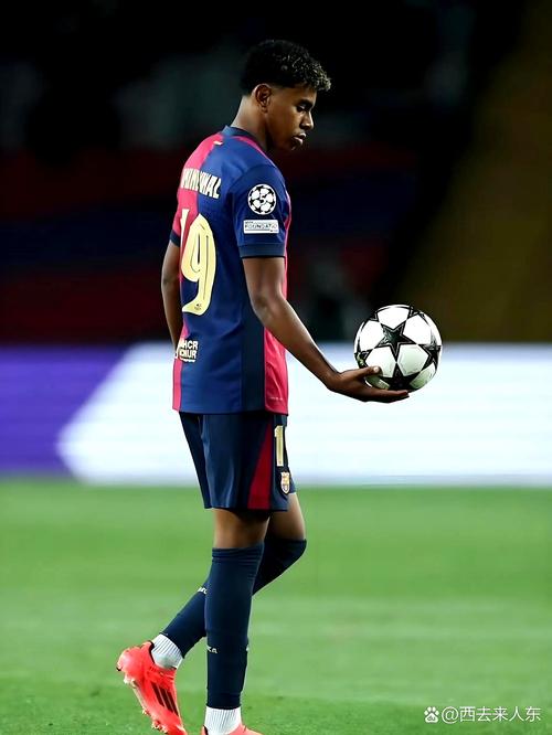 罗马诺：谢什科将在下月初恢复训练，伤情没有此前报道严重（罗马诺：谢什科预计下月初复训，伤势较此前报道更轻）