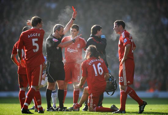 TA：埃利奥特融入维拉的进程较为缓慢，他需要更加沉着冷静