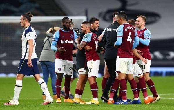 欧冠半场：詹姆斯助攻佩德罗破门，切尔西暂1-0亚特兰大（欧冠中场战报：詹姆斯送助攻佩德罗建功，切尔西暂以1-0领先亚特兰大）