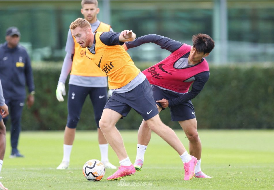 德转评年度最佳左边锋：迪亚斯、KK、拉菲尼亚、维尼修斯入围