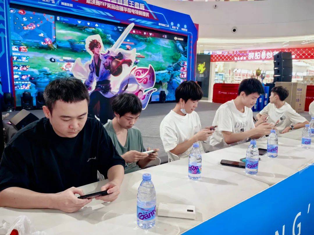 NIP正在为 Johnny Speeds 提供在其斯德哥尔摩办公室的训练营