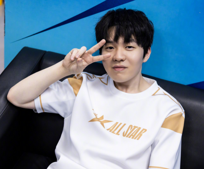 Leyan ：我话放这里，今年LPL随便虐LCK，我战狼啊！