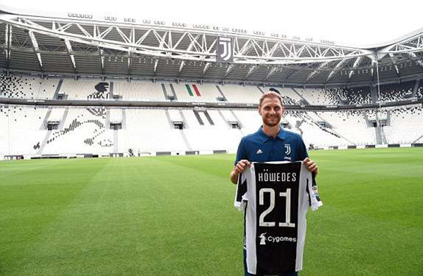 埃迪-豪：我们对阵曼联的战绩还不错，但曼联比上赛季强很多（埃迪-豪：对曼联战绩不俗，但他们较上赛季进步很大）