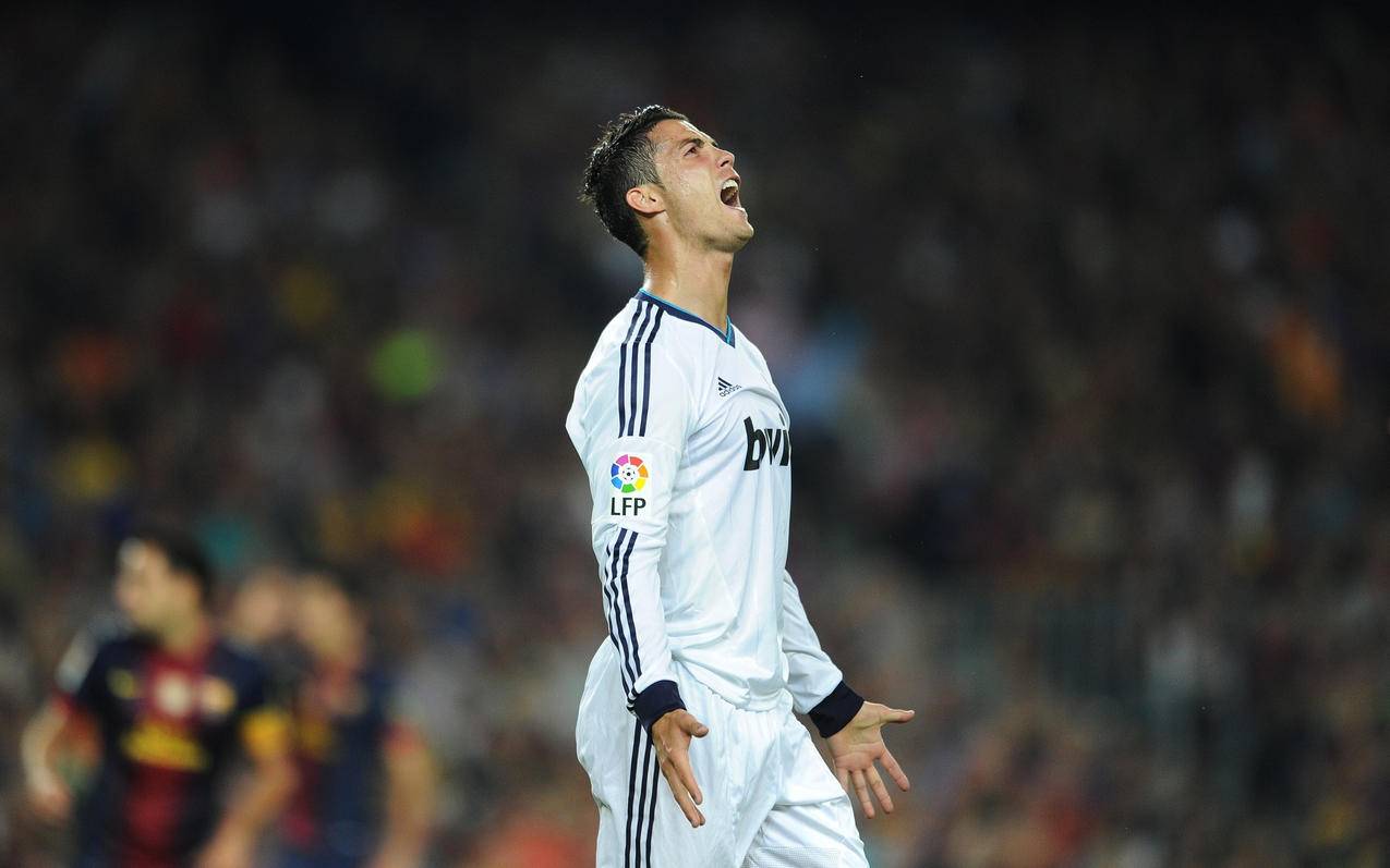 名宿：阿克利乌什须谨慎选下家，枪手巴黎多特都可能签他