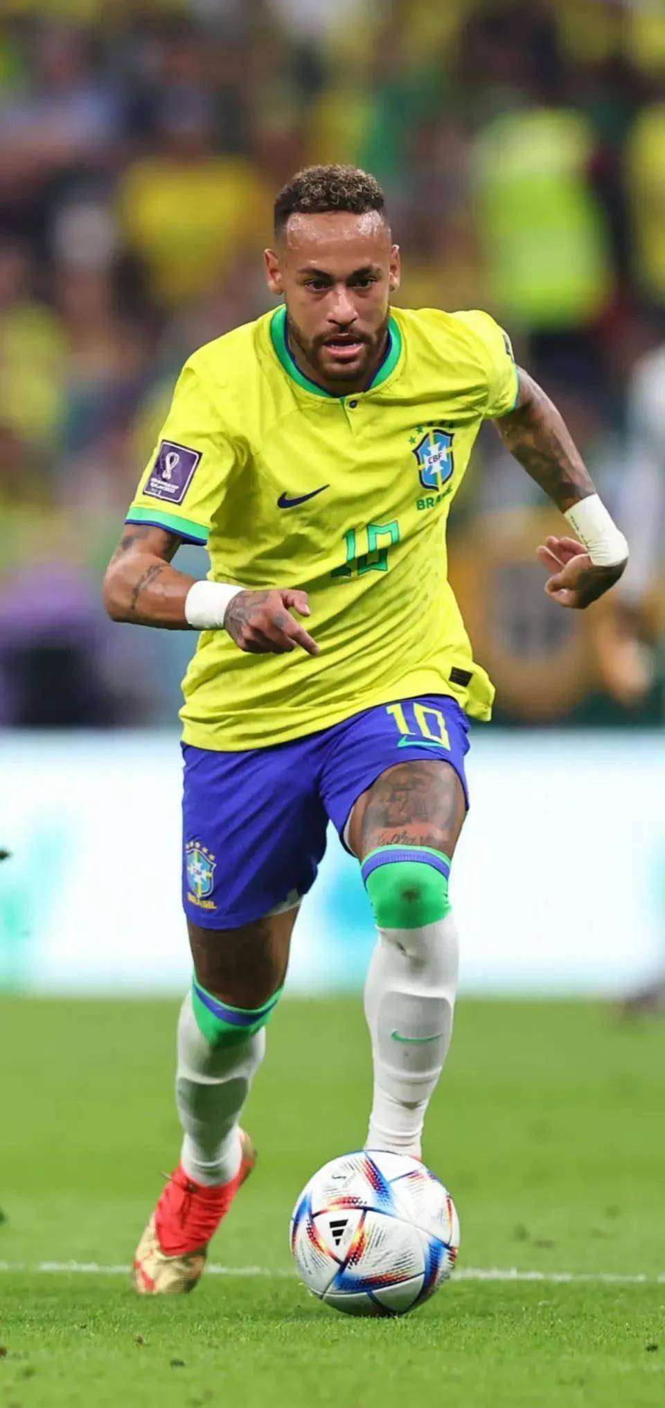 葡超战报：门将互送大礼，奥利维拉染红，葡体4-1吉马良斯（葡超战况：门将互送礼，奥利维拉染红，葡萄牙体育4-1吉马良斯）